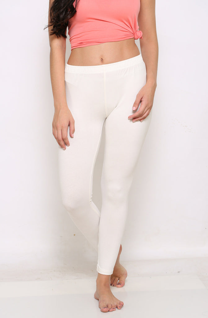 White ankle stretchable leggings